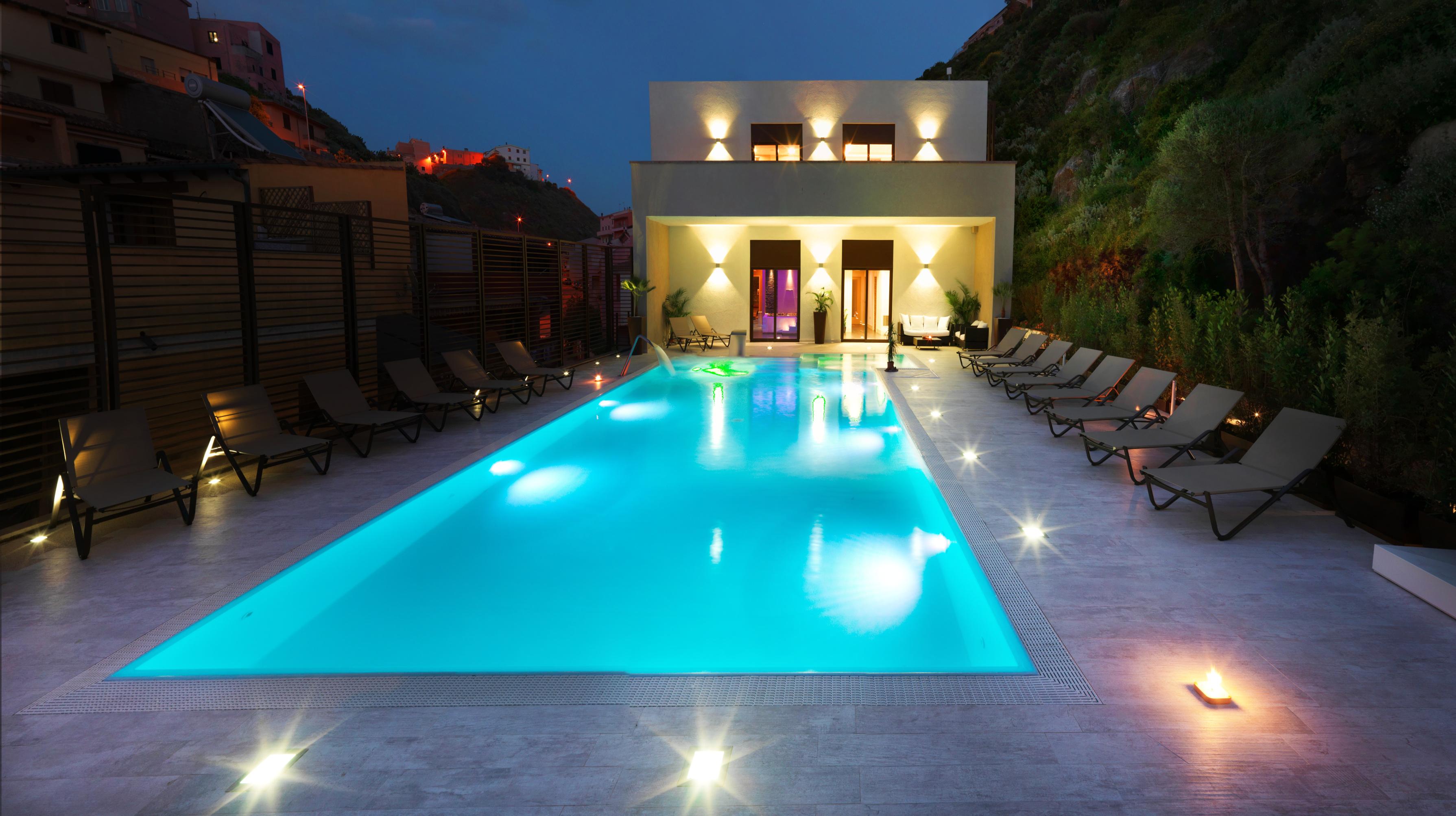 Hotel & Riviera